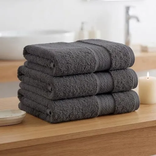 8001 Bath Towel 70cm x 130cm - Image 1